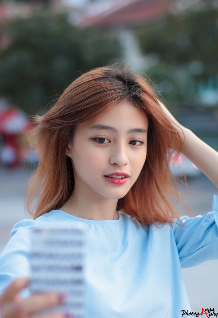 厨房丝袜麻麻进进出出的视频